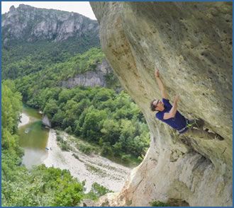 Ethan Walker climbing Bar-bitturique (F8a) at the Gullich sector in the Gorge du Tarn