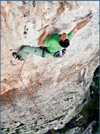 T. Moutafis climbing Apti (F6b+) at Strofes crag near Athens