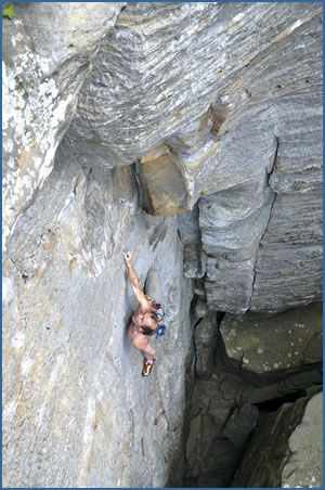Claude Weber climbing Rupture (F6c+) at Berdorf