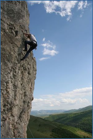 Unknown climber on Curry, 7 (UIAA) at Catatea Lita in the Apuseni Mountains